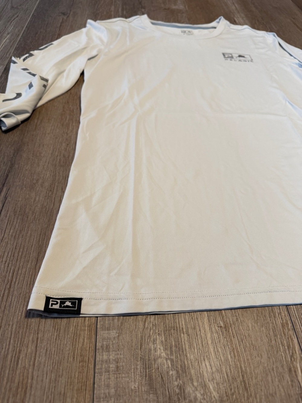 Pelagic White Long Sleeve Women’s Rash Guard - Picture 6 of 9